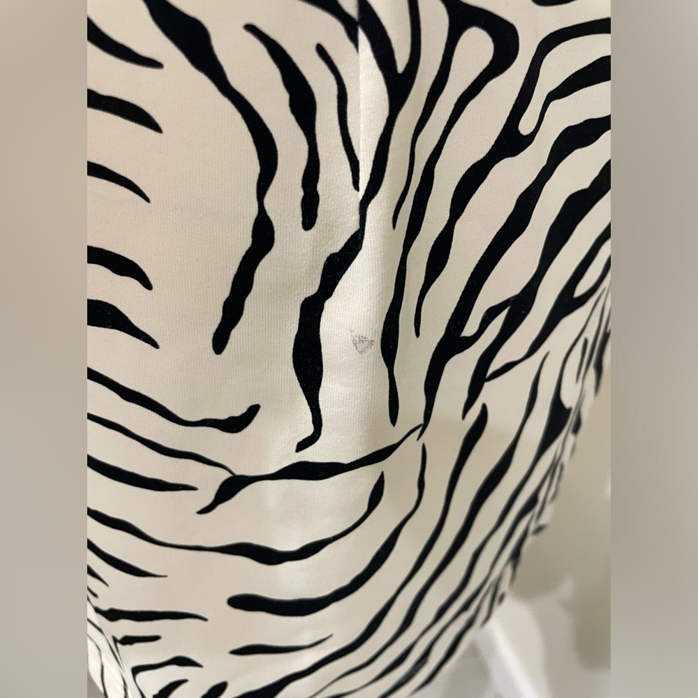 J. McLaughlin Zebra Print Stretch Tunic Top | 3/4 Sleeve | Side Slits | Size M - Picture 11 of 11